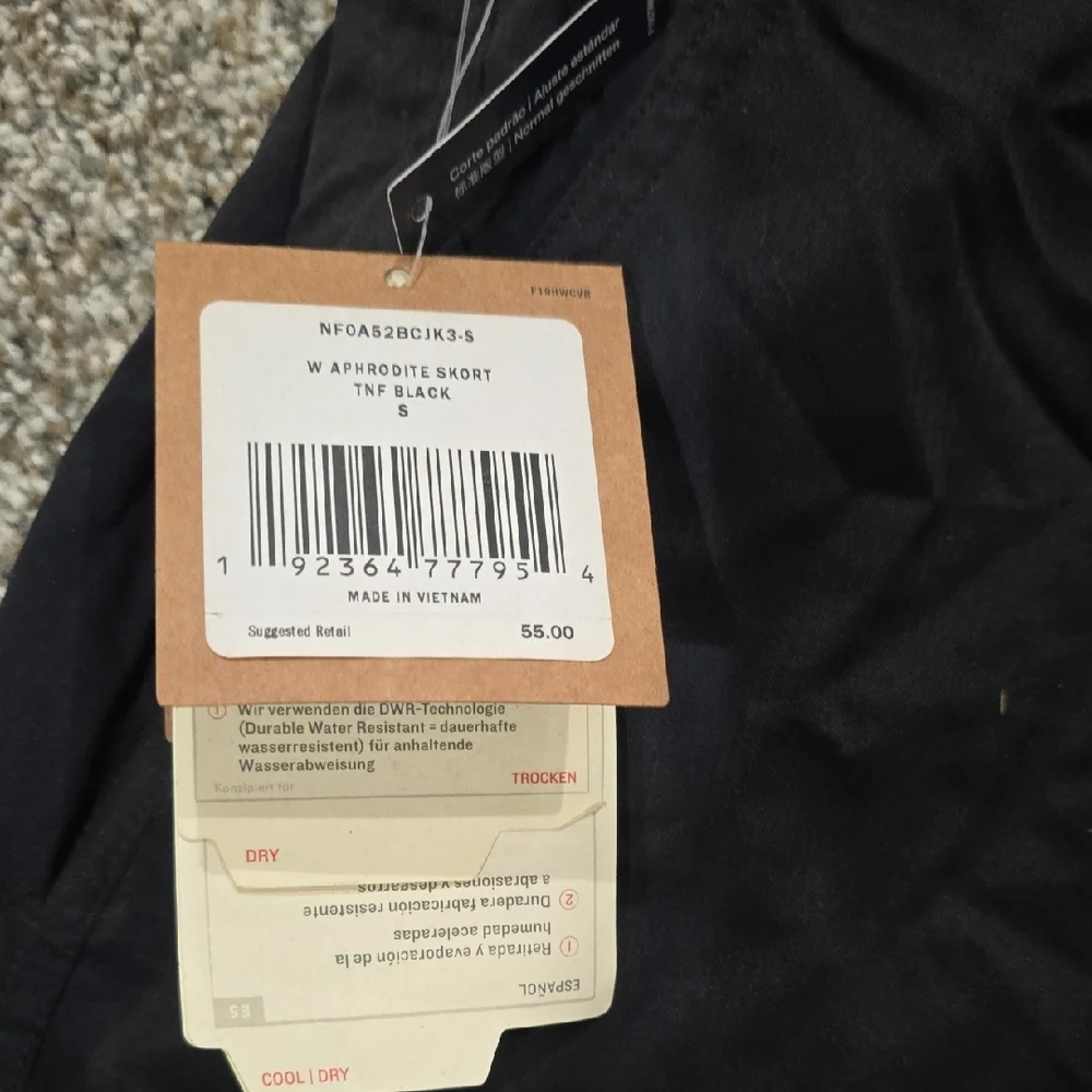 The North Face Black UPF Protection Tag - Picture 3 of 4